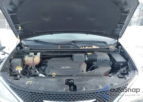 2017 Chrysler Pacifica Limited z USA, uszkodzony, nr VIN 2C4RC1GG0HR592914